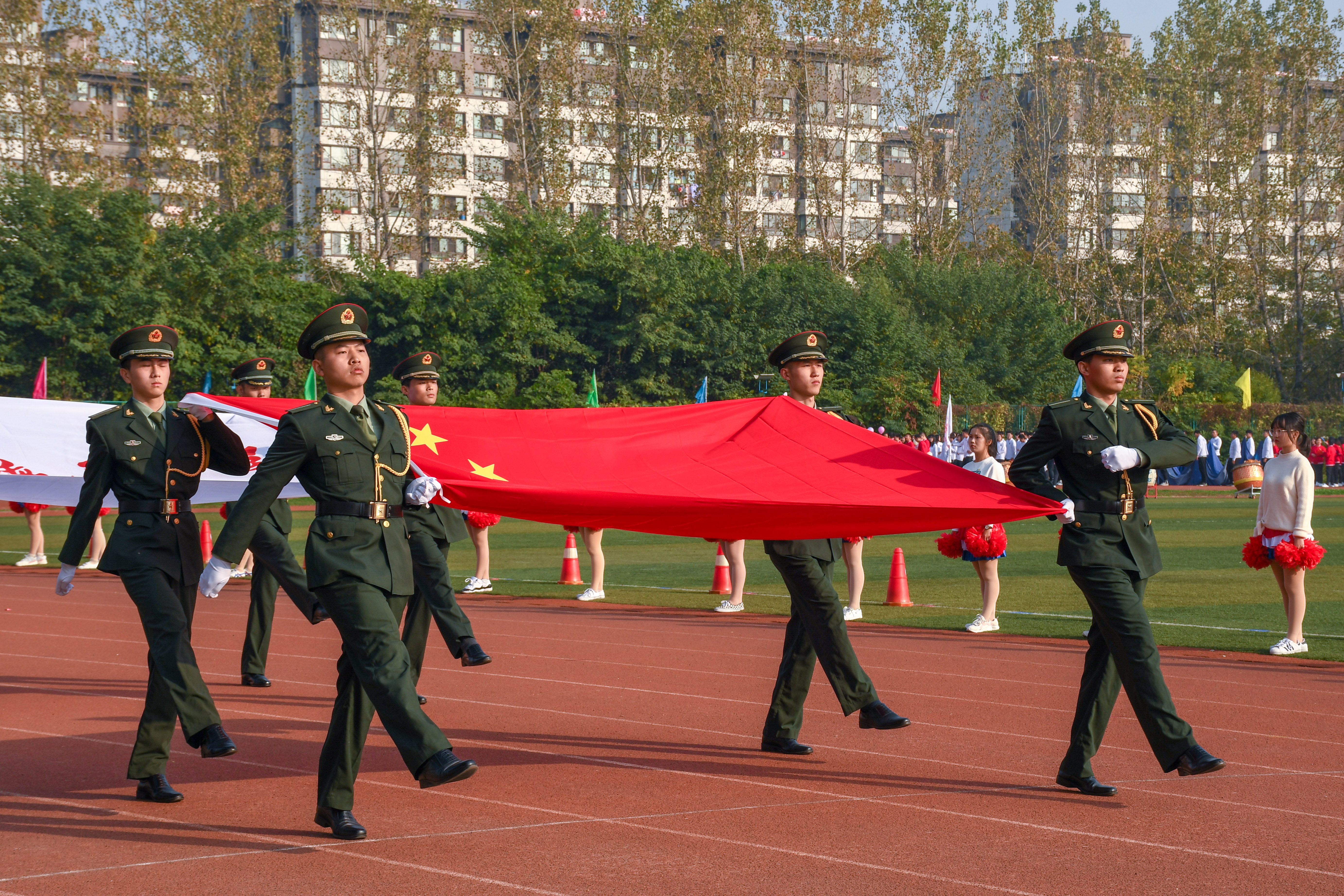 我校举办第五十一届田径运动会